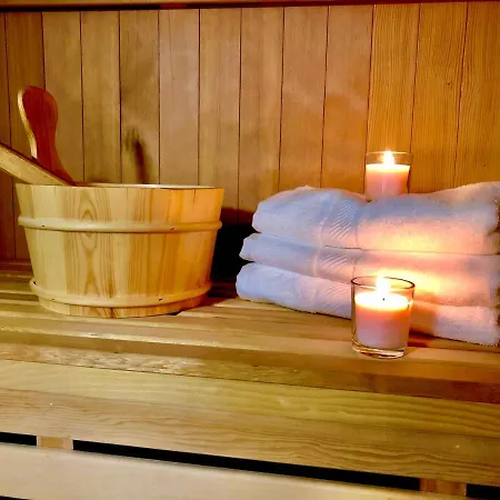Pintoresca Habitacion, Piscina Climatizado Y Sauna Homestay